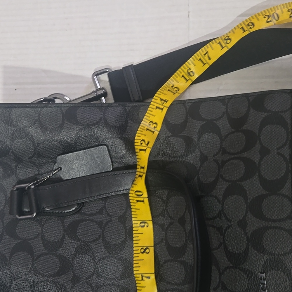 Coach Graham Tote - Picture 11 of 12